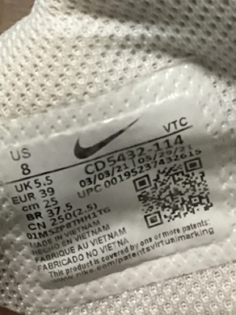 Nike Air Max Excee Athletic Running Shoes Unisex